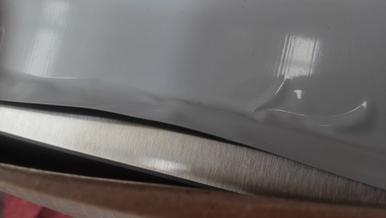 ポリ塩化ビニールのフィルムのコーティングが付いているステンレス鋼シートのヘアライン表面NO.4の等級304