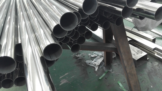 ASTM A544 304Lのステンレス鋼は階段柵の熱処理のための管を溶接しました