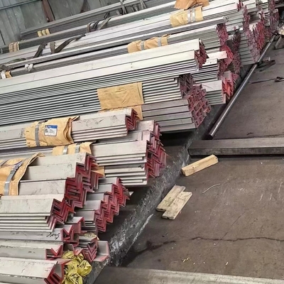 40x40x3mm ASTM A276 TP304 均等で不均等な不鋼アングルバー SS304 アングルバー 18%Cr 8%Ni