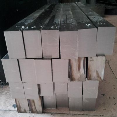 ステンレス鋼 (1.4418) X4CrNiMo16-5-1 UNS S43110 DIN EN 10088-3 230x45 によるフラットバー材料