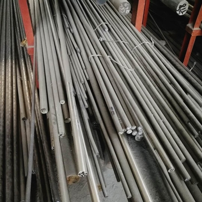 GH4169 UNS N07718 Inconel 718の高温合金円形の棒の黒く、明るい表面