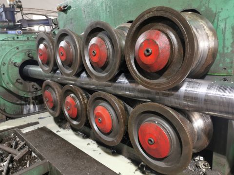 34CrNiMo6 Steel Peeling 34CrNiMo6 消された合金鋼丸棒棒 正規化 焼却 DIN 1.6582 OD 25mm 4